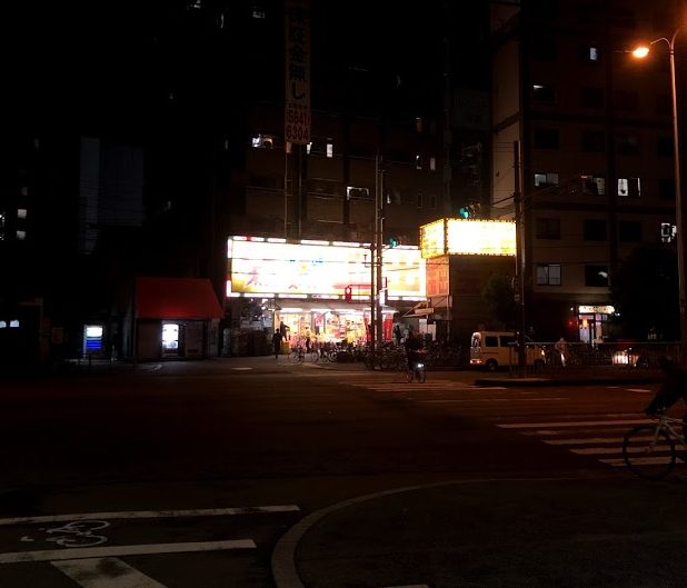 夜のスーパー玉出